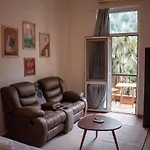 Luxury Apartment With Private Balcony 1007