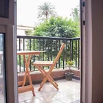 Luxury Apartment With Private Balcony 1007