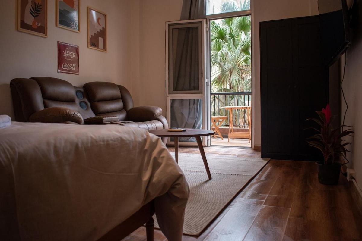 Apartment Luxury With Private Balcony 1007